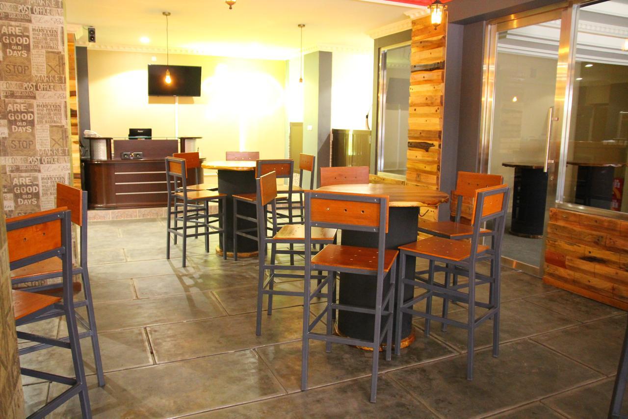 Reddoorz Plus Near Soekarno Hatta Airport 2 Tangerang Exterior photo